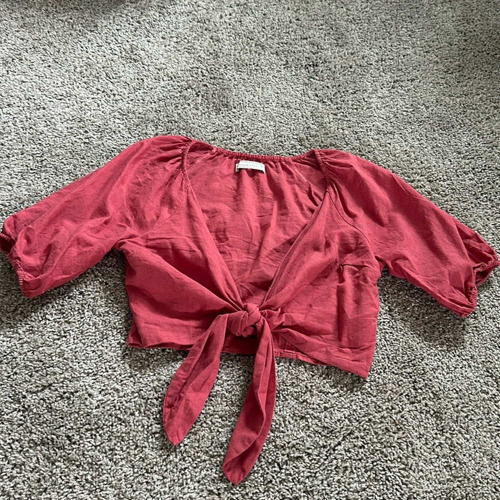 Abercrombie front tie crop shirt